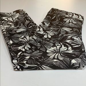 Chicos Travelrs all stretch size 4